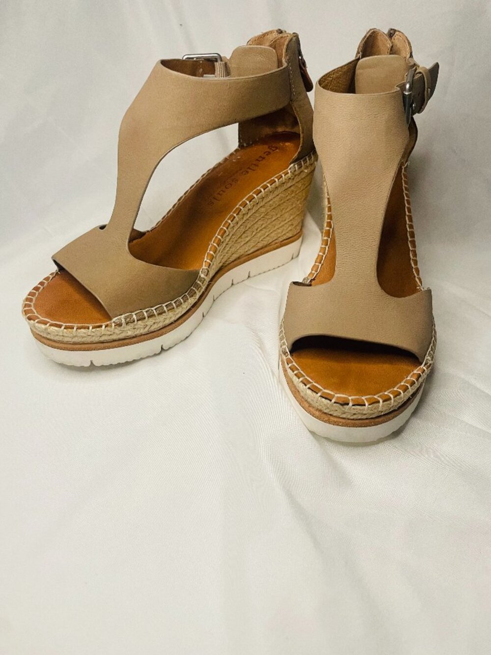 Kennet Cole sandals